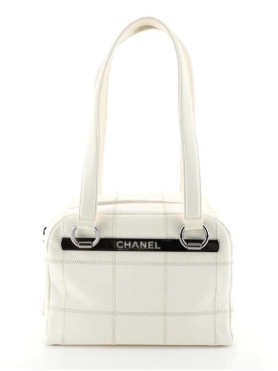 CHANEL Handbags - CHANEL Quilted Leather Shoulder Bag